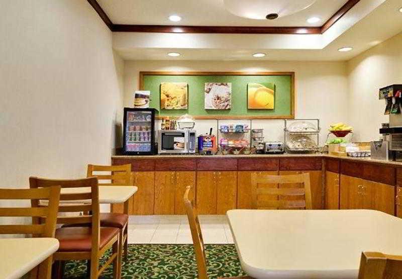 Fairfield Inn & Suites Valparaiso Restoran fotoğraf