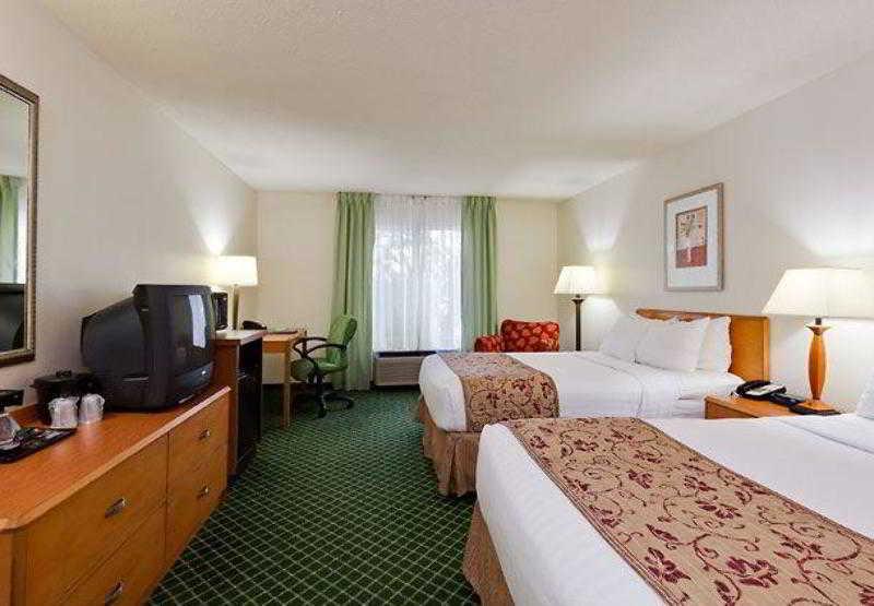 Fairfield Inn & Suites Valparaiso Oda fotoğraf