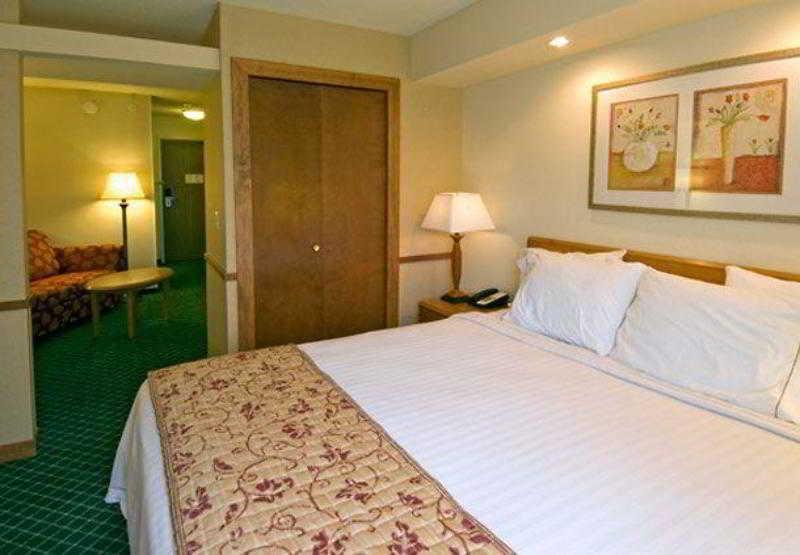 Fairfield Inn & Suites Valparaiso Oda fotoğraf